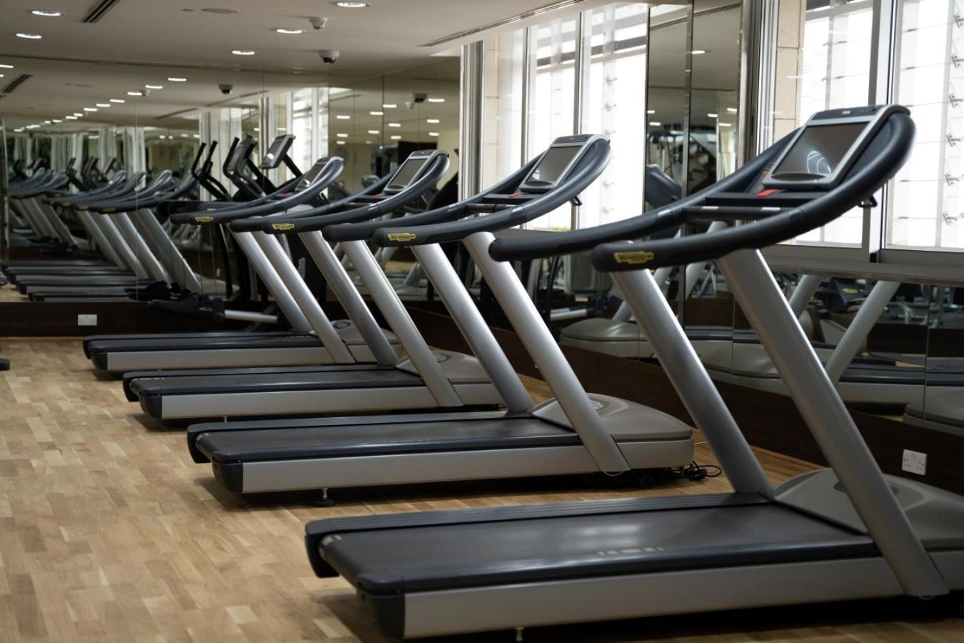 The Abdali Boulevard Hotel Amã Exterior foto Treadmills in a gym