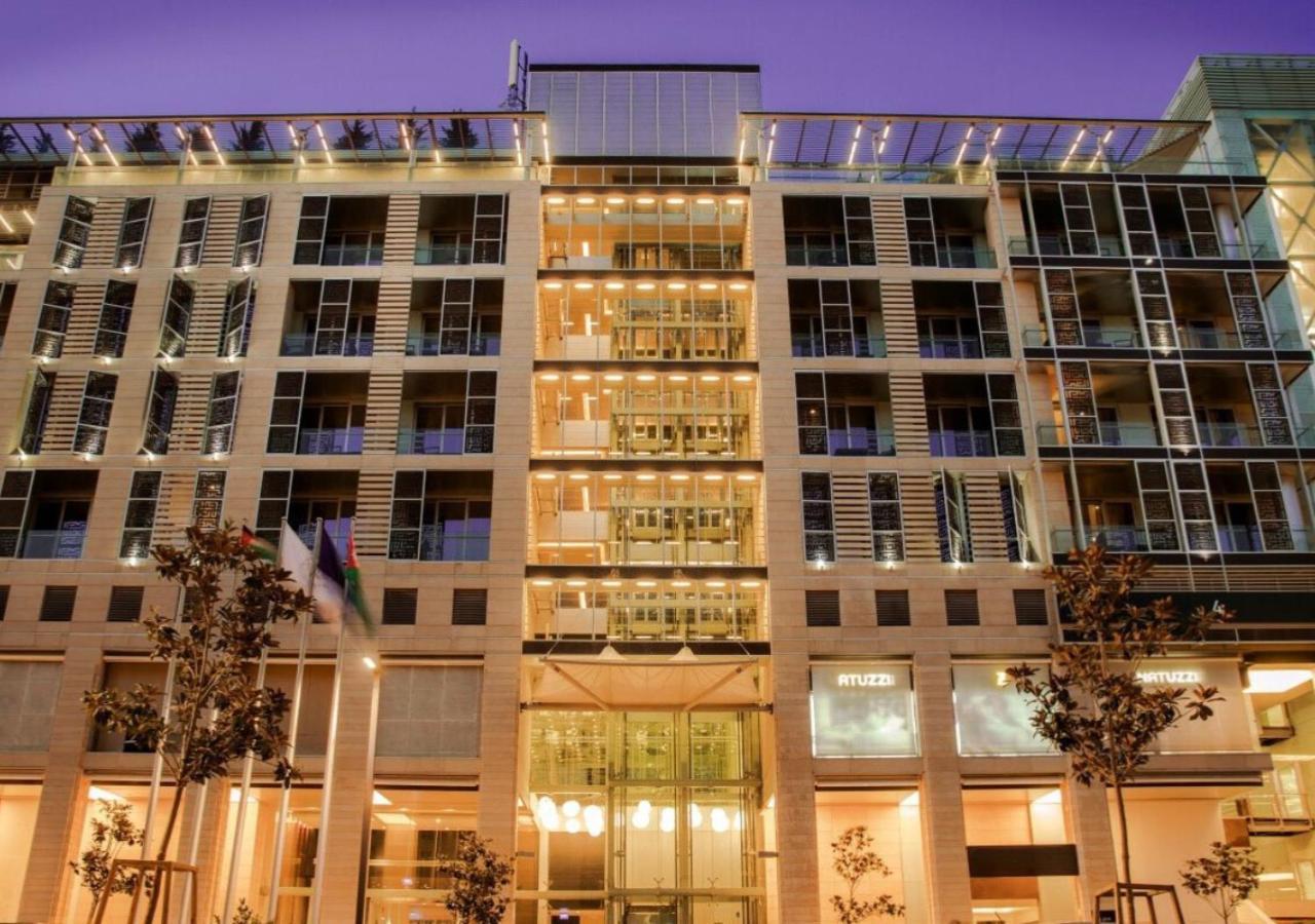 The Abdali Boulevard Hotel Amã Exterior foto The hotel at night